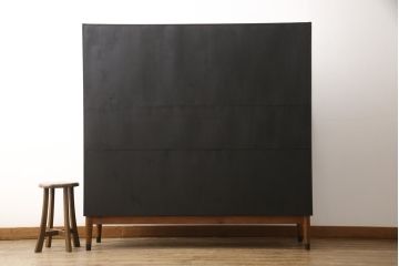 ペイント家具　デンマークヴィンテージ　チーク材　北欧家具らしいスタイリッシュさが魅力のサイドボード(収納棚、戸棚、サイドキャビネット、ビンテージ)(R-058459)