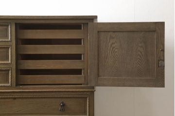 中古　神戸洋家具　伊藤家具　クラシカルな佇まいが魅力的なチェスト(衣装タンス、引き出し)(R-058460)