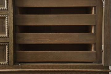 中古　神戸洋家具　伊藤家具　クラシカルな佇まいが魅力的なチェスト(衣装タンス、引き出し)(R-058460)