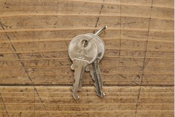 中古　神戸洋家具　伊藤家具　クラシカルな佇まいが魅力的なチェスト(衣装タンス、引き出し)(R-058460)