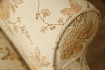 中古　アメリカ輸入モデル　DREXEL HERITAGE(ドレクセルヘリテイジ)　 Upholstery(アップホルスタリー)　上品な色合いと花柄が優しい雰囲気を醸し出す1人掛けソファ(定価約60万円)(一人掛け、アームチェア)(R-058462)