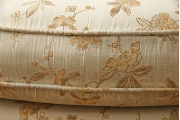 中古　アメリカ輸入モデル　DREXEL HERITAGE(ドレクセルヘリテイジ)　 Upholstery(アップホルスタリー)　上品な色合いと花柄が優しい雰囲気を醸し出す1人掛けソファ(定価約60万円)(一人掛け、アームチェア)(R-058462)