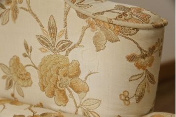 中古　アメリカ輸入モデル　DREXEL HERITAGE(ドレクセルヘリテイジ)　 Upholstery(アップホルスタリー)　上品な色合いと花柄が優しい雰囲気を醸し出す1人掛けソファ(定価約60万円)(一人掛け、アームチェア)(R-058462)