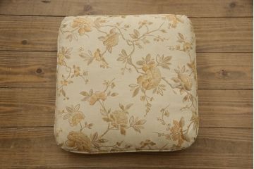 中古　アメリカ輸入モデル　DREXEL HERITAGE(ドレクセルヘリテイジ)　 Upholstery(アップホルスタリー)　上品な色合いと花柄が優しい雰囲気を醸し出す1人掛けソファ(定価約60万円)(一人掛け、アームチェア)(R-058462)
