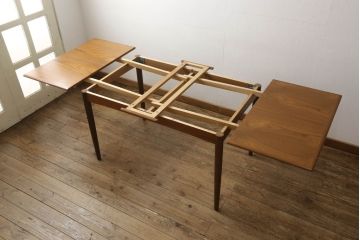 デンマークビンテージ　チーク材　シンプルなデザインが取り入れやすいダイニングテーブル(エクステンションテーブル、ドローリーフテーブル、食卓、ヴィンテージ)(R-058463)