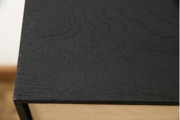 中古　超美品　ベルギー　ザ・コンランショップ(THE CONRAN SHOP)　Ethnicraft (エスニクラフト)　オーク　ブラックバード　ツートンカラーがおしゃれなサイドボード(ストレージ、収納棚、戸棚、サイドキャビネット)(定価約46万円)(R-058464)