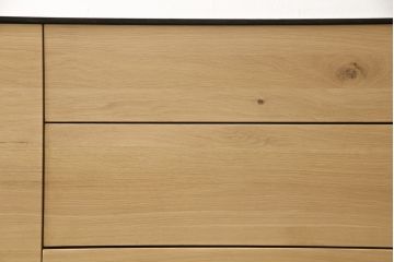 中古　超美品　ベルギー　ザ・コンランショップ(THE CONRAN SHOP)　Ethnicraft (エスニクラフト)　オーク　ブラックバード　ツートンカラーがおしゃれなサイドボード(ストレージ、収納棚、戸棚、サイドキャビネット)(定価約46万円)(R-058464)