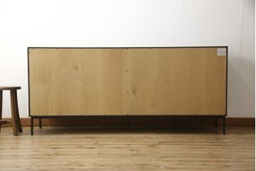 中古　超美品　ベルギー　ザ・コンランショップ(THE CONRAN SHOP)　Ethnicraft (エスニクラフト)　オーク　ブラックバード　ツートンカラーがおしゃれなサイドボード(ストレージ、収納棚、戸棚、サイドキャビネット)(定価約46万円)(R-058464)