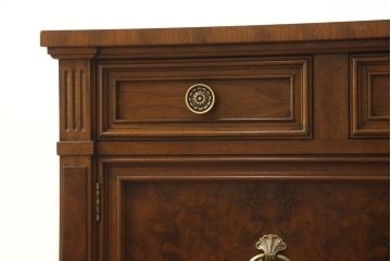 中古　希少　DREXEL HERITAGE(ドレクセルヘリテイジ)　FRANCESCA(フランチェスカ)シリーズ　マホガニー材　エレガントな佇まいが目を引くテレビ台(オーディオボード、テレビボード、キャビネット、戸棚)(R-058476)