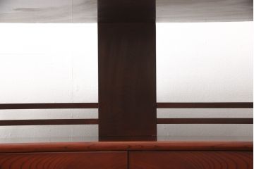 希少!　和製ビンテージ　手打ち金具　欅(ケヤキ)材　漆塗り　上質な和の空間に取り入れたい、和モダンなサイドボード(茶箪笥、茶棚、飾り棚、戸棚、ヴィンテージ)(R-058477)