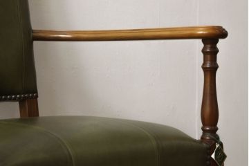 新品　未使用　展示品(中古)　バロッサバレンティ(VARO,S.A. VALENTI)　優美なシルエットが目を引くカクトワール・チェア(ダイニングチェア、アームチェア)(定価約20万円)(R-058480)
