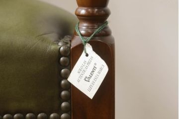 新品　未使用　展示品(中古)　バロッサバレンティ(VARO,S.A. VALENTI)　優美なシルエットが目を引くカクトワール・チェア(ダイニングチェア、アームチェア)(定価約20万円)(R-058480)