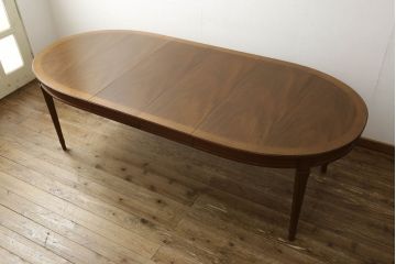 中古　美品　DREXEL HERITAGE(ドレクセルヘリテイジ)　Triune(トライユン)　品のある佇まいがすてきなダイニングテーブル(エクステンションテーブル、4人掛け、6人掛け)(R-058487)