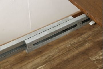中古　美品　DREXEL HERITAGE(ドレクセルヘリテイジ)　Triune(トライユン)　品のある佇まいがすてきなダイニングテーブル(エクステンションテーブル、4人掛け、6人掛け)(R-058487)