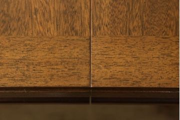 中古　美品　DREXEL HERITAGE(ドレクセルヘリテイジ)　Triune(トライユン)　品のある佇まいがすてきなダイニングテーブル(エクステンションテーブル、4人掛け、6人掛け)(R-058487)