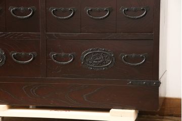 中古　美品　引き出し38杯!　珍しいデザインが目を引く薬箪笥(百目箪笥、小引き出し、和タンス、収納箪笥)(R-058490)