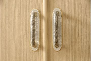 中古　宮内庁御用達桐匠　新井昇　松本錫蔵　たっぷり収納できる上手物の総桐箪笥(胴厚、総桐たんす、着物箪笥、引き出し)(定価約170万円)(R-058493)