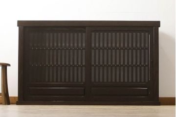 中古　美品　広島県　博永家具　総欅(ケヤキ)材　重厚感ある佇まいが魅力的な五尺水屋箪笥サイドボード(食器棚、戸棚、収納棚、キャビネット)(R-058498)