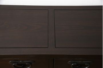中古　美品　広島県　博永家具　総欅(ケヤキ)材　重厚感ある佇まいが魅力的な五尺水屋箪笥サイドボード(食器棚、戸棚、収納棚、キャビネット)(R-058499)