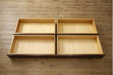 中古　美品　神戸元町欧風家具　メープル不二屋　クラシカルで気品あるデザインが魅力的なキャビネット(食器棚、カップボード、戸棚、収納棚)(R-058501)