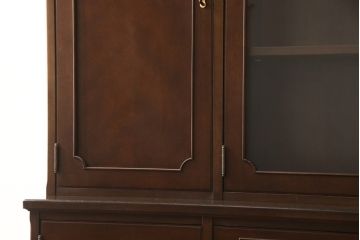 中古　美品　神戸元町欧風家具　メープル不二屋　クラシカルで気品あるデザインが魅力的なキャビネット(食器棚、カップボード、戸棚、収納棚)(R-058501)