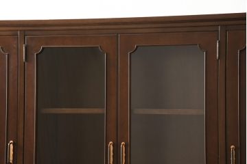 中古　美品　神戸元町欧風家具　メープル不二屋　クラシカルで気品あるデザインが魅力的なキャビネット(食器棚、カップボード、戸棚、収納棚)(R-058501)