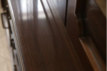 中古　美品　神戸元町欧風家具　メープル不二屋　クラシカルで気品あるデザインが魅力的なキャビネット(食器棚、カップボード、戸棚、収納棚)(R-058501)