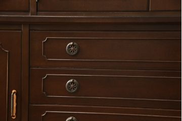 中古　美品　神戸元町欧風家具　メープル不二屋　クラシカルで気品あるデザインが魅力的なキャビネット(食器棚、カップボード、戸棚、収納棚)(R-058501)