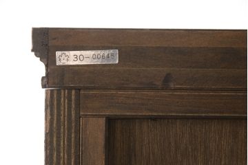 中古　美品　神戸元町欧風家具　メープル不二屋　クラシカルで気品あるデザインが魅力的なキャビネット(食器棚、カップボード、戸棚、収納棚)(R-058501)