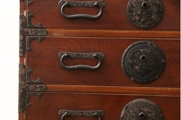 和製アンティーク　上手物!　三方欅(ケヤキ)材　杢目の素晴らしい東北小箪笥(時代箪笥、和タンス、収納たんす、引き出し)(R-058509)