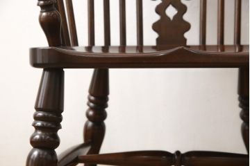 中古　美品　松本民芸家具　#44A型　洋風のクラシカルなデザインが美しいウィンザーチェア(定価約18万円)(アームチェア、板座チェア、椅子、イス、ウインザーチェア)(R-058512)