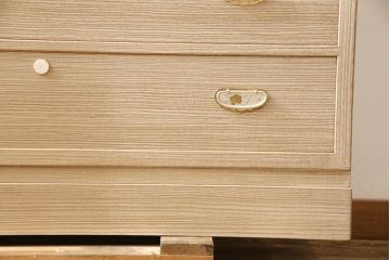中古　伝統工芸品　頓所芳男作　気品を感じさせる美しい佇まいが魅力的な加茂桐箪笥(胴厚、総桐たんす、総桐箪笥、着物箪笥、衣装箪笥、和タンス、引き出し)(R-058517)