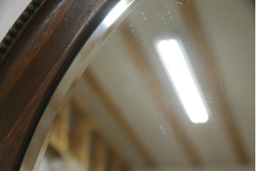 イギリスアンティーク　オーク材　縁の装飾がアクセントのオーバルミラー(鏡)(R-058521)