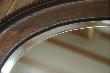イギリスアンティーク　オーク材　縁の装飾がアクセントのオーバルミラー(鏡)(R-058521)