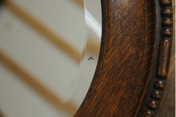 イギリスアンティーク　オーク材　縁の装飾がアクセントのオーバルミラー(鏡)(R-058522)