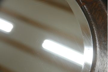 イギリスアンティーク　オーク材　縁の装飾がアクセントのオーバルミラー(鏡)(R-058522)
