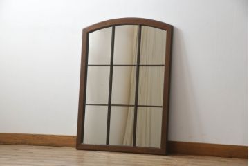 中古　イギリス輸入家具　窓のようなデザインが魅力的なウォールミラー(壁掛け鏡)(R-058524)