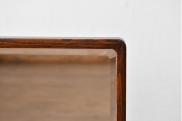 中古　高級品　指物家具　総ケヤキ(欅)材　上品な佇まいが魅力的な漆塗の姿見(ミラー、鏡)(R-058534)