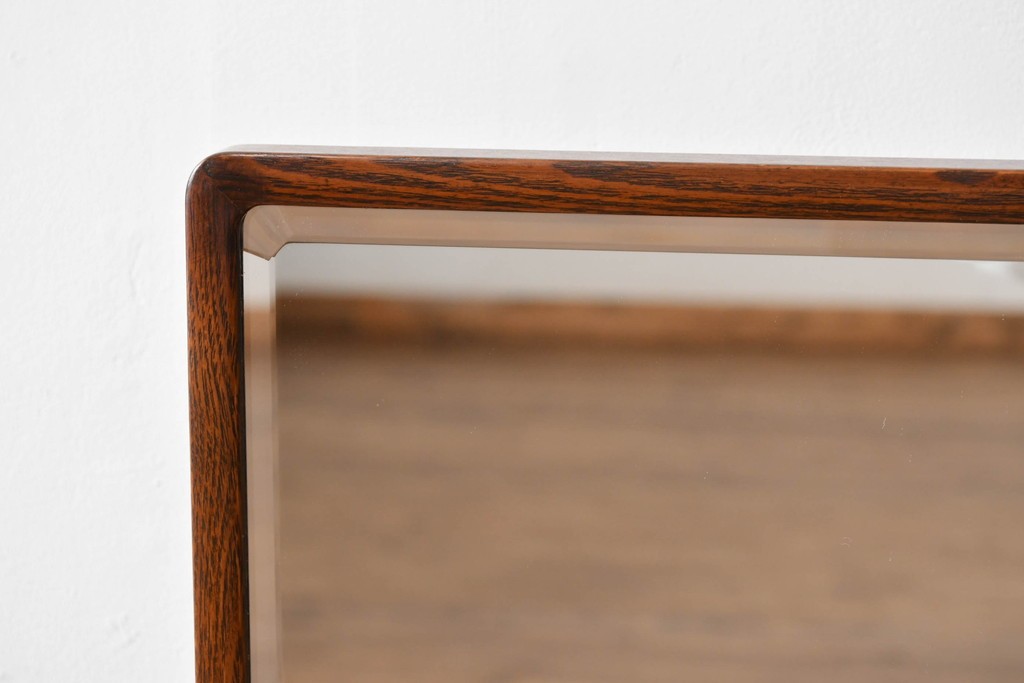 中古　高級品　指物家具　総ケヤキ(欅)材　上品な佇まいが魅力的な漆塗の姿見(ミラー、鏡)(R-058534)