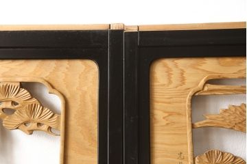中古　美品　漆塗り　高級品　光月作銘　松に鶴　彫刻・透かし彫り・網代(あじろ)　こだわり尽くした意匠が見事な御簾戸4枚セット(細密木彫、建具、簾戸、簀戸、葭戸、夏障子、すど、葦戸)(R-058535)