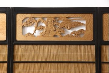 中古　美品　漆塗り　高級品　光月作銘　松に鶴　彫刻・透かし彫り・網代(あじろ)　こだわり尽くした意匠が見事な御簾戸4枚セット(細密木彫、建具、簾戸、簀戸、葭戸、夏障子、すど、葦戸)(R-058535)