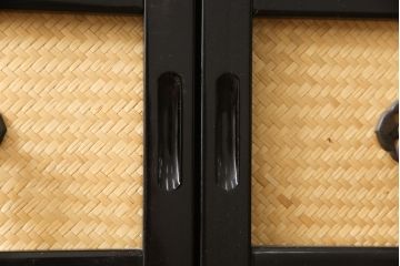中古　美品　漆塗り　高級品　光月作銘　彫刻・透かし彫り・網代(あじろ)　松竹梅が彫り込まれた縁起の良いデザインが目を惹く御簾戸4枚セット(細密木彫、建具、簾戸、簀戸、葭戸、夏障子、すど、葦戸)(R-058536)