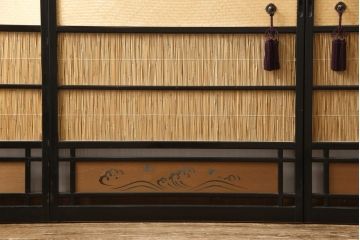 中古　美品　漆塗り　高級品　光月作銘　彫刻・透かし彫り・網代(あじろ)　松竹梅が彫り込まれた縁起の良いデザインが目を惹く御簾戸4枚セット(細密木彫、建具、簾戸、簀戸、葭戸、夏障子、すど、葦戸)(R-058536)