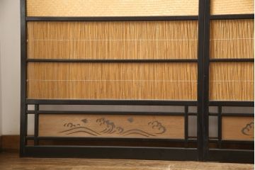 中古　美品　漆塗り　高級品　光月作銘　彫刻・透かし彫り・網代(あじろ)　松竹梅が彫り込まれた縁起の良いデザインが目を惹く御簾戸4枚セット(細密木彫、建具、簾戸、簀戸、葭戸、夏障子、すど、葦戸)(R-058536)