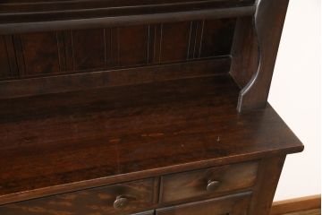 中古　美品　松本民芸家具　波打つデザインがおしゃれな印象を与えるカップボード(食器棚、収納棚、飾り棚)(R-058542)