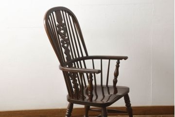 中古　美品　松本民芸家具　#44A型　洋風のクラシカルなデザインが美しいウィンザーチェア(定価約18万円)(アームチェア、板座チェア、椅子、イス、ウインザーチェア)(R-058545)