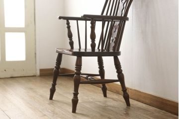 中古　美品　松本民芸家具　#44A型　洋風のクラシカルなデザインが美しいウィンザーチェア(定価約18万円)(アームチェア、板座チェア、椅子、イス、ウインザーチェア)(R-058545)