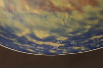 フランス製　サイン有り　ヴィトリフィカシオン彩　葡萄をモチーフにした繊細な装飾が目を惹くテーブルランプ(卓上照明、テーブルライト、テーブルスタンド)(R-058551)