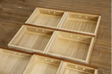 中古　国産　上手物!!　職人手造り家具　欅(ケヤキ)材　和の風格を感じる大型茶箪笥(茶棚、キャビネット、戸棚、収納棚)(R-058558)