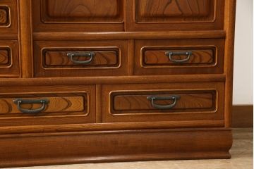 中古　国産　上手物!!　職人手造り家具　欅(ケヤキ)材　和の風格を感じる大型茶箪笥(茶棚、キャビネット、戸棚、収納棚)(R-058558)